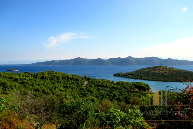 Building Land on island Iž (Zadar)