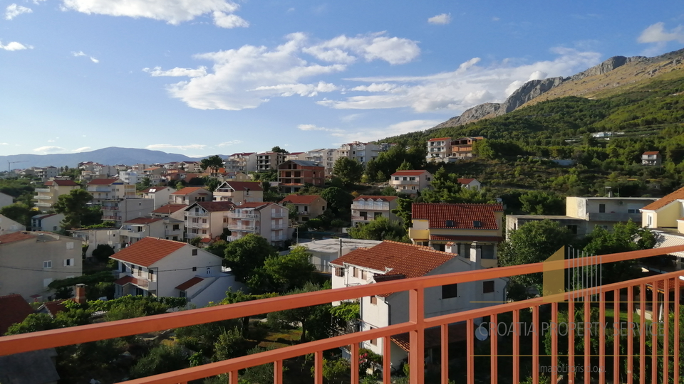 Prodaje se stan u Podstrani s pogledom na more; 94m2!