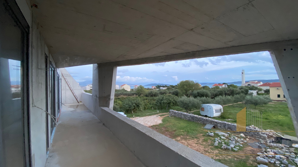 Attractive villa with pool under construction in Kastel Stafilic, 214m2 gross. Seaview!