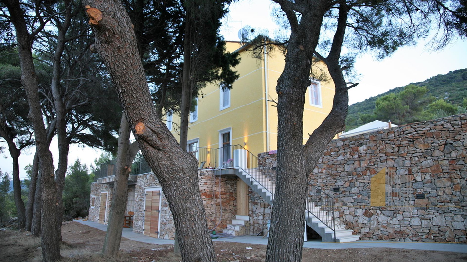 The island of Vis - luxury villa with pool and beautiful sea views!