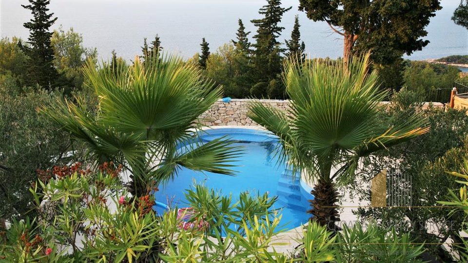 The island of Vis - luxury villa with pool and beautiful sea views!