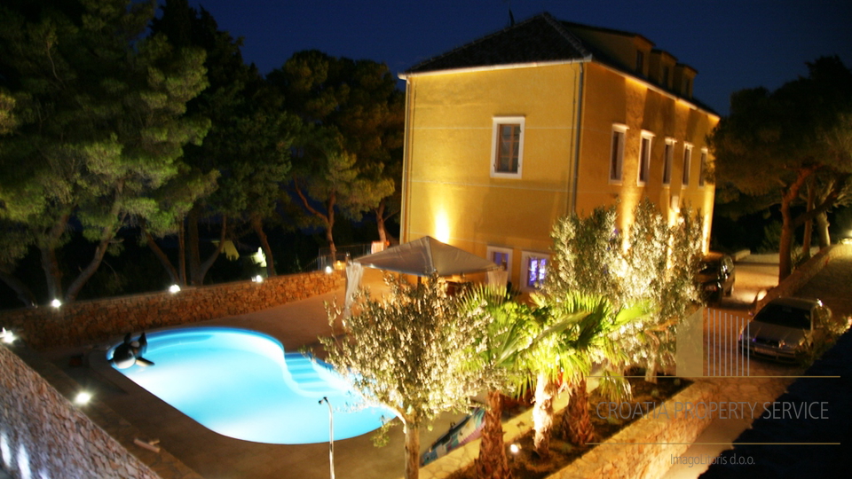 The island of Vis - luxury villa with pool and beautiful sea views!