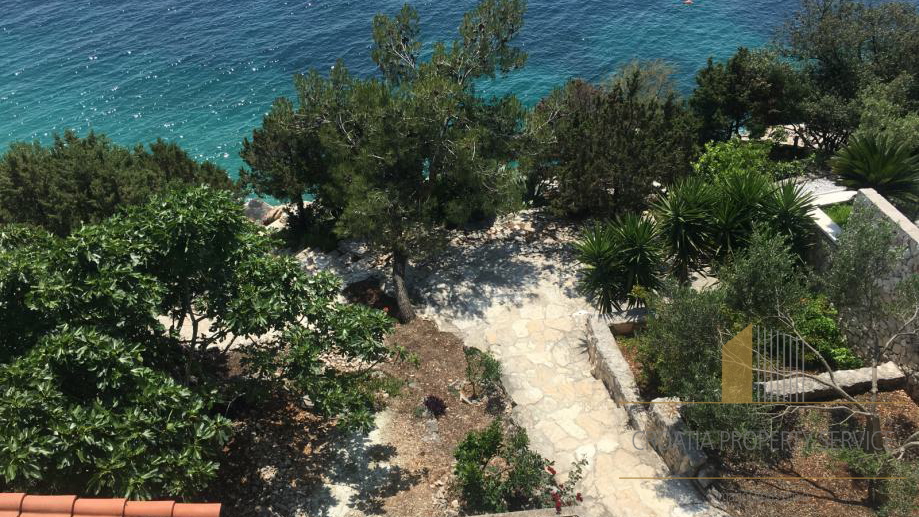 Vila s bazenom prvi red uz more na otoku Čiovo,Trogir!
