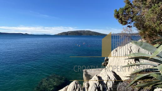Vila s bazenom prvi red uz more na otoku Čiovo,Trogir!
