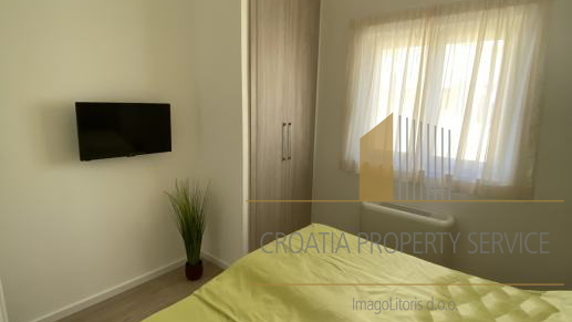 Vila s bazenom prvi red uz more na otoku Čiovo,Trogir!