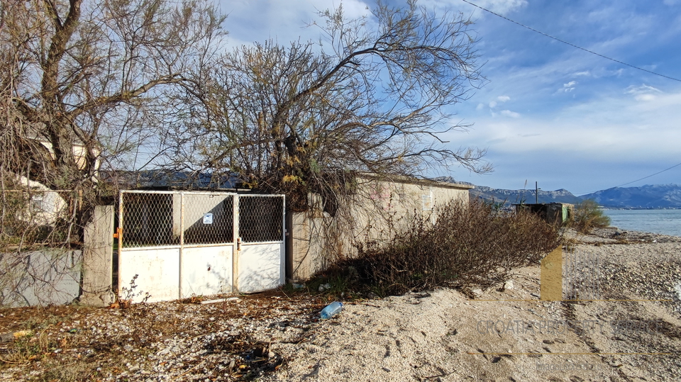 Haus, erste Reihe zum Meer auf einem Grundstück von 2300 m2 !!