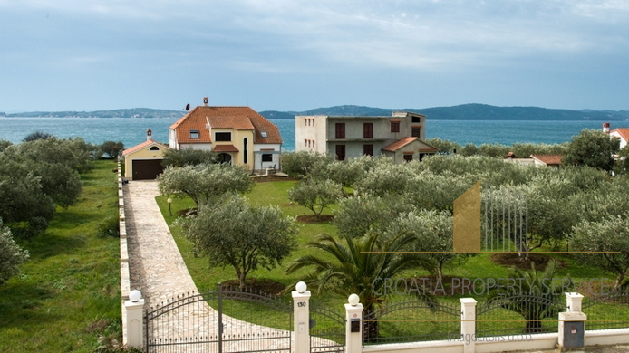 Villa with 5 apartments near Zadar , beautiful Seaview, second row to amazing beach!