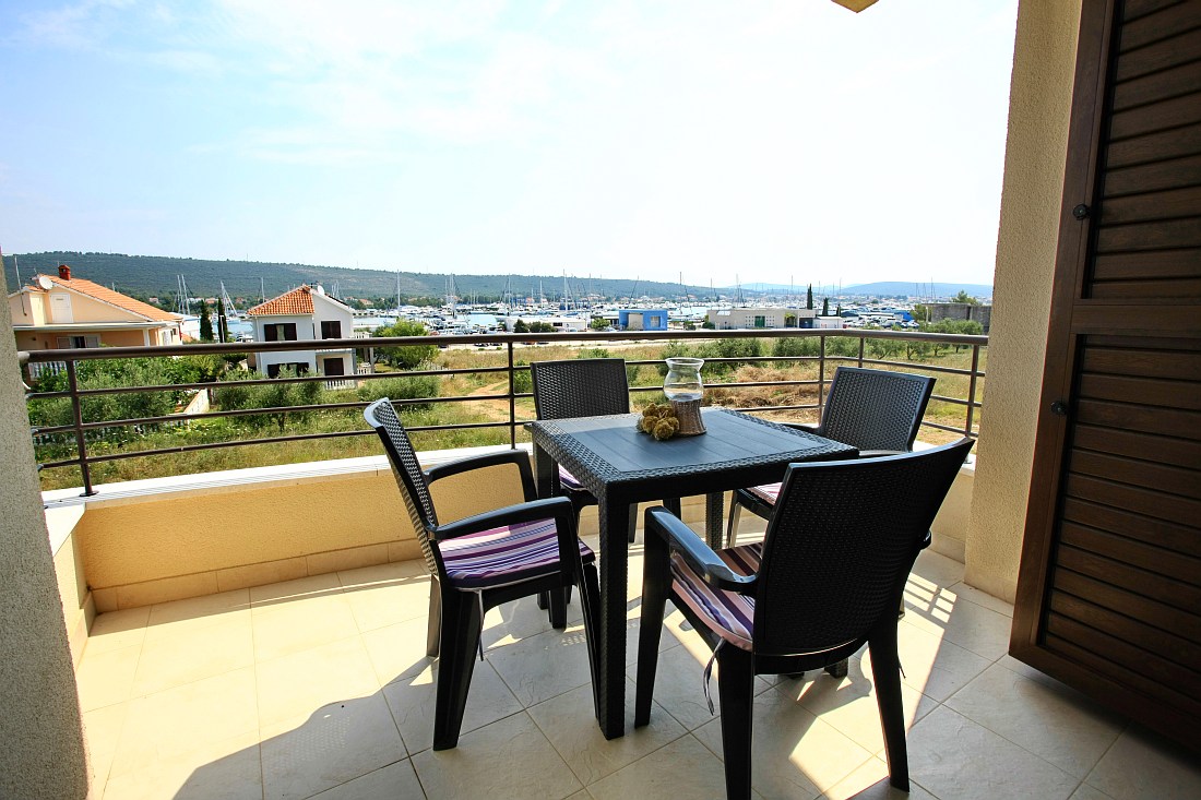 Villa with 5 apartments near Zadar , beautiful Seaview, second row to amazing beach!