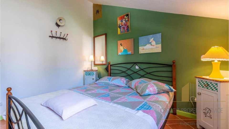 Atraktivna mediteranska vila prvi red uz more na otoku Braču!