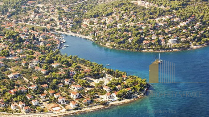 Atraktivna mediteranska vila prvi red uz more na otoku Braču!