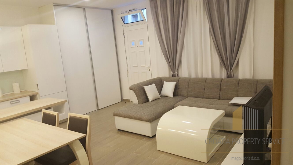 Современная квартира с новой мебелью 50м2 - Паздиград, Сплит!