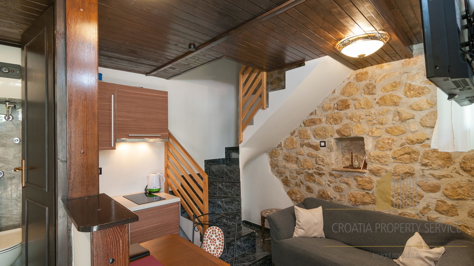 Charming stone house with sea view near Omis!