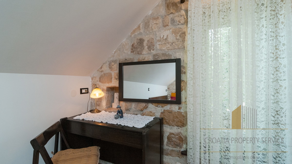 Charming stone house with sea view near Omis!