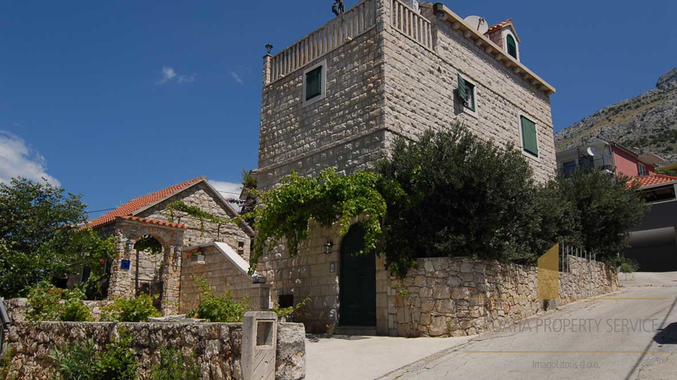 Charming stone house with sea view near Omis!