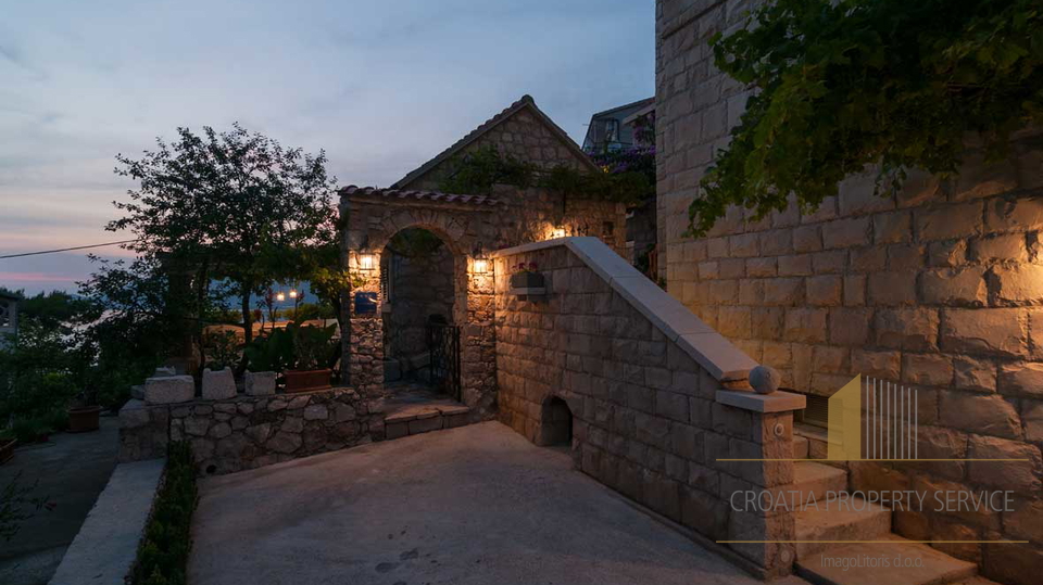 Charming stone house with sea view near Omis!