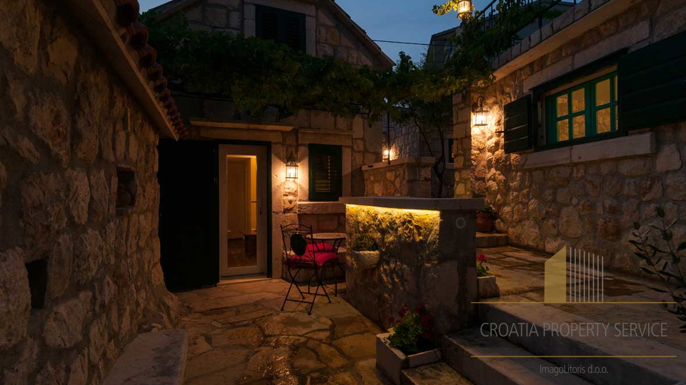 Charming stone house with sea view near Omis!