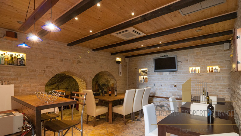 Charming stone house with sea view near Omis!