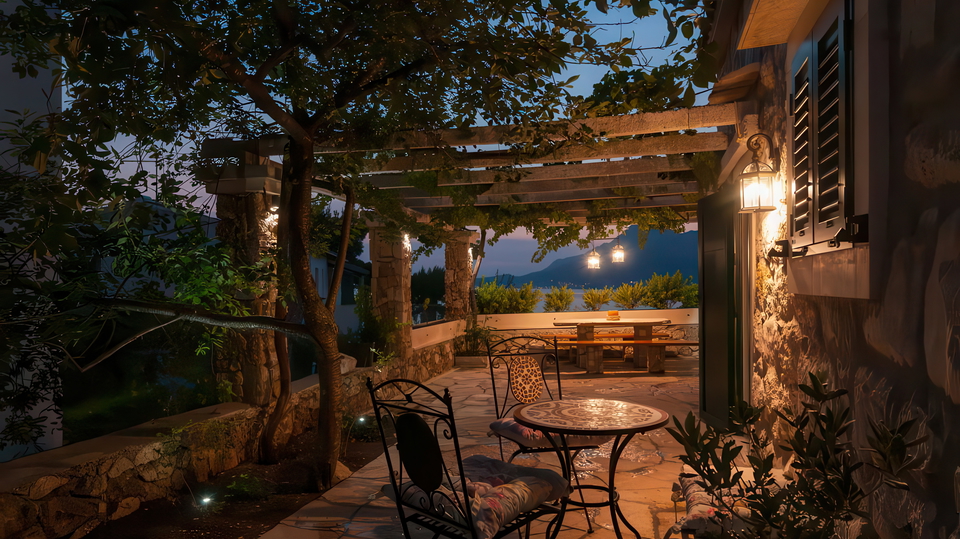 &Scaron;armantna kamena ku&cacute;a s pogledom na more u blizini Omi&scaron;a&excl;