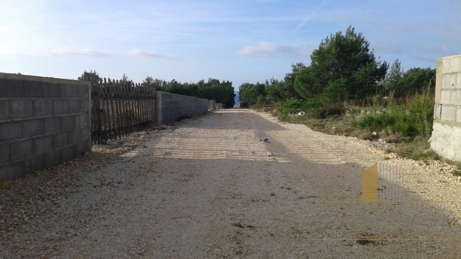 Baugrundstück von 5200m2 nur 100m vom Meer entfernt - Insel Vir!