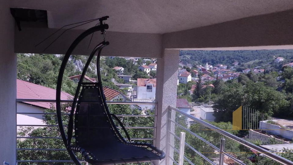 Apartmajska hiša s bazenom 650 m od morja – Zaton, Šibenik