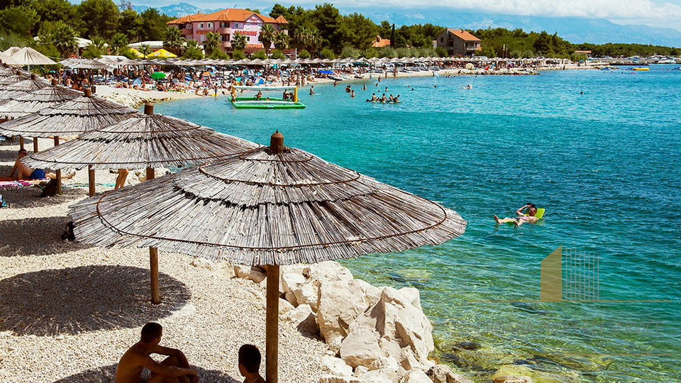 Baugrundstück von 1.880 m2 mit Meerblick auf der Insel Vir