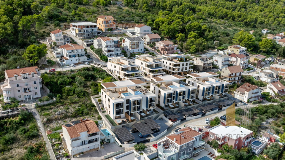 Penthouse with a rooftop terrace and sea view in an exclusive apartment complex on Čiovo!