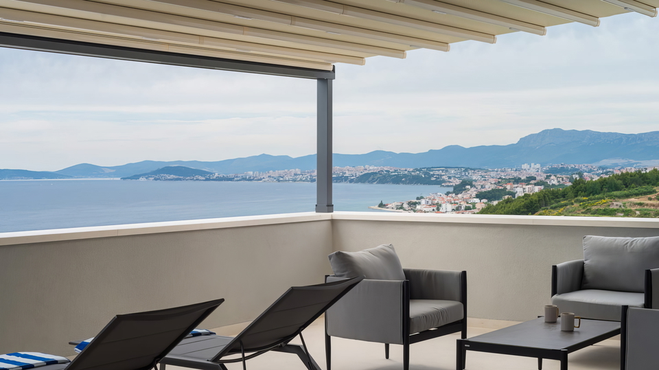 Luxury villa with panoramic sea views near Split&excl;
