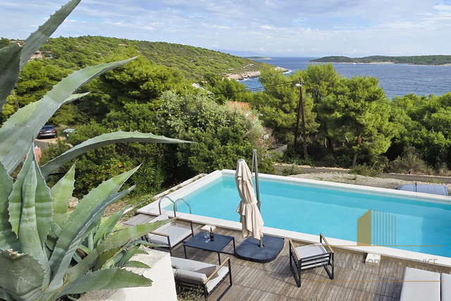 Beautiful house with a swimming pool and open sea view - Vis, Brgujac!