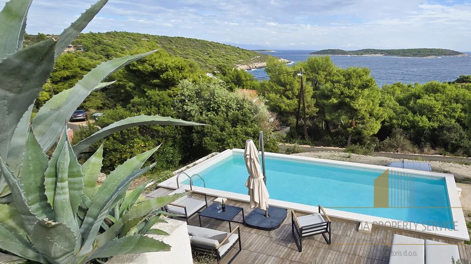 Beautiful house with a swimming pool and open sea view - Vis, Brgujac!