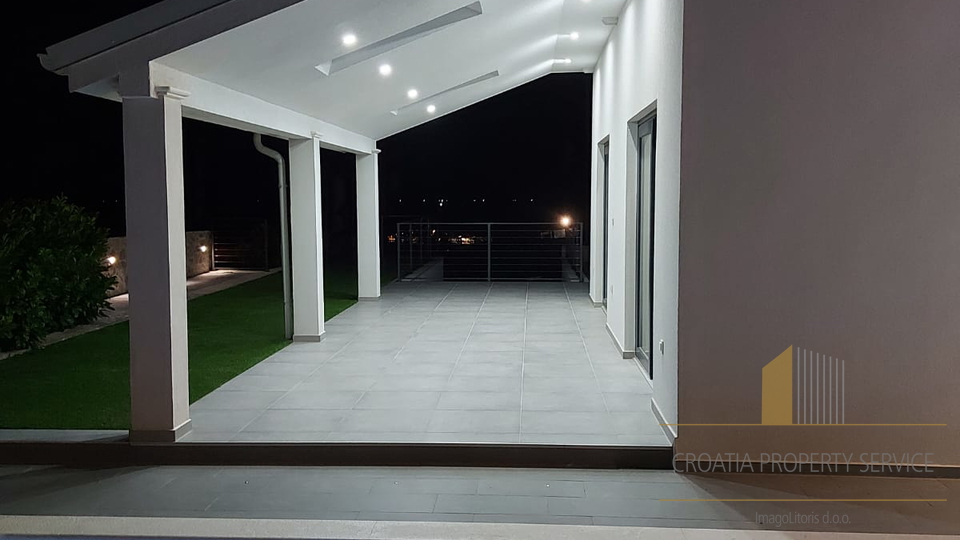 Luksuzna mediteranska vila s pogledom na more – Primošten!