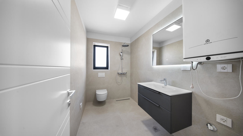 Luxuri&ouml;se Zweizimmerwohnung in erster Reihe zum Strand &ndash; Privlaka&excl;