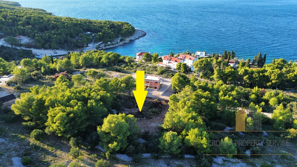 Gradbeno zemljišče 1.357 m2 na privlačni lokaciji – Sutivan, Brač!