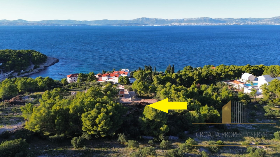 Gradbeno zemljišče 1.357 m2 na privlačni lokaciji – Sutivan, Brač!