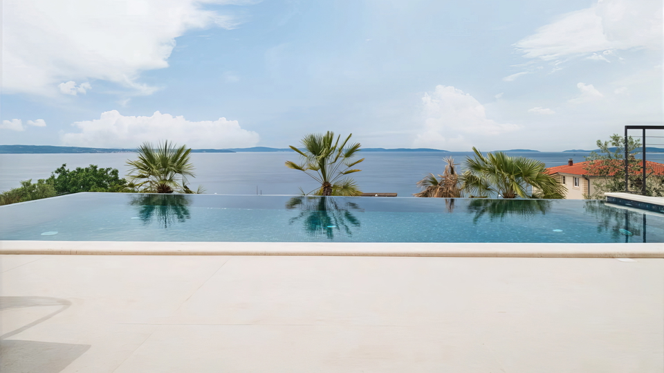 Luxury villa with panoramic sea views near Split&excl;