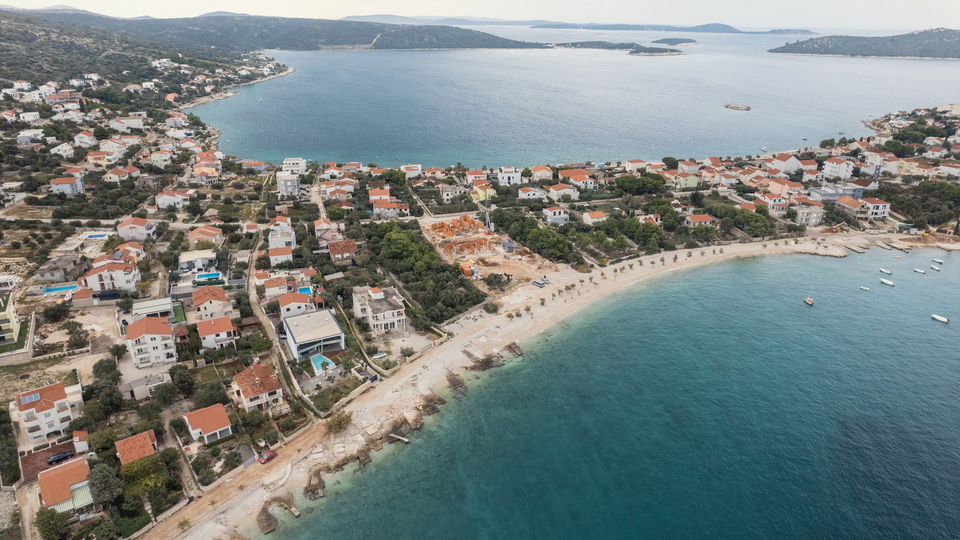 Luxury penthouse with rooftop terrace - second row by the sea&comma; Sevid&excl;