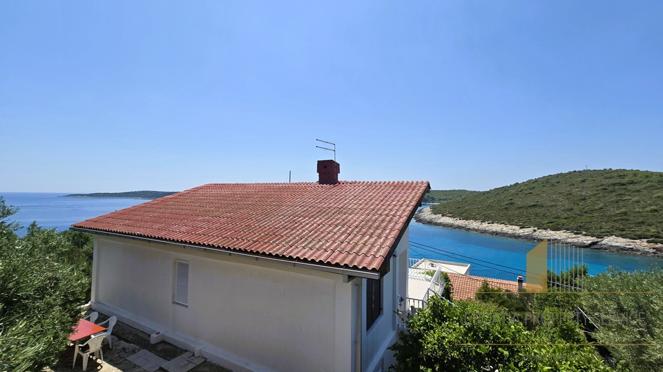 Hiša s prekrasnim pogledom na morje na izvrstni lokaciji – Milna, Vis