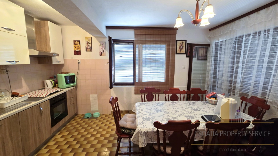 Hiša s prekrasnim pogledom na morje na izvrstni lokaciji – Milna, Vis