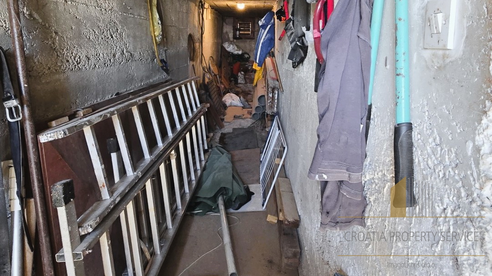 Hiša s prekrasnim pogledom na morje na izvrstni lokaciji – Milna, Vis