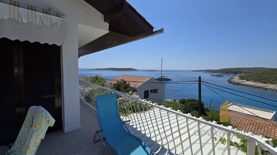 Hiša s prekrasnim pogledom na morje na izvrstni lokaciji – Milna, Vis