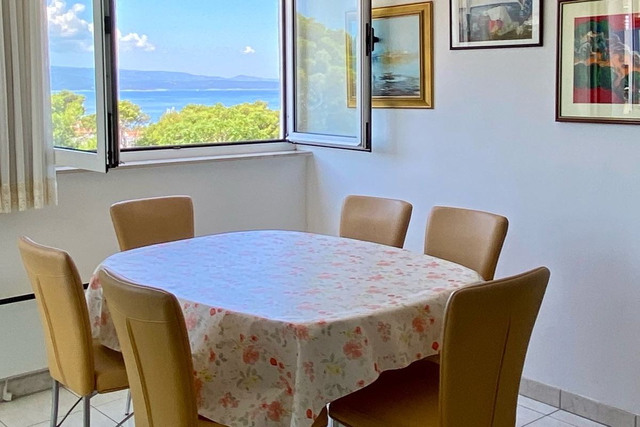 Elegant two-bedroom apartment with sea view in Baška Voda