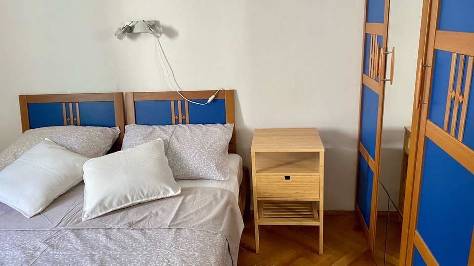 Elegant two-bedroom apartment with sea view in Ba&scaron;ka Voda