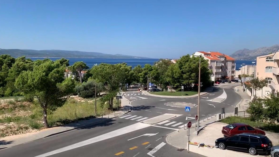 Elegant two-bedroom apartment with sea view in Ba&scaron;ka Voda