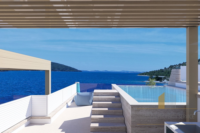 Luxurious apartment with a private pool and sea view – Grebaštica, Šibenik!