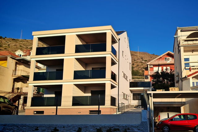 Luksuzna moderna nova gradnja v Segetu – popolna združitev sloga in udobja!