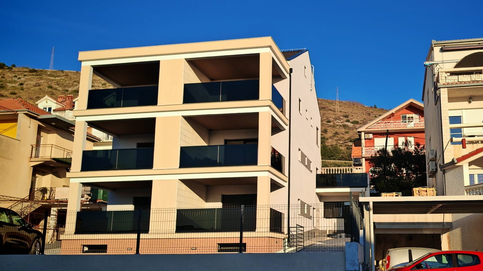 Lussuosa nuova costruzione moderna a Seget &ndash; La perfetta combinazione di stile e comfort&excl;