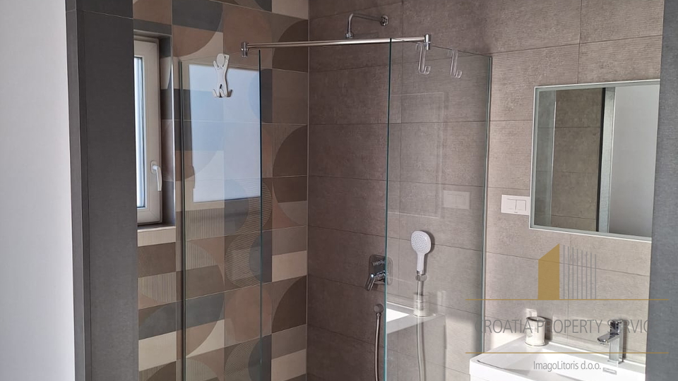 Luksuzna mediteranska vila s pogledom na more – Primošten!