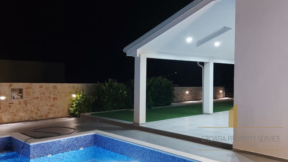 Luksuzna mediteranska vila s pogledom na more – Primošten!