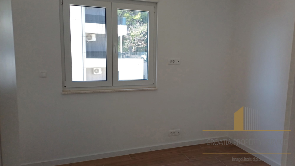 Three-bedroom apartment in a luxurious new building in Seget, just 200 meters from the sea!