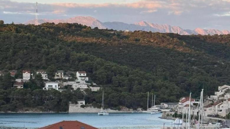 Sale&comma; apartment with sea view in Pu&ccaron;i&scaron;&cacute;a on the island of Bra&ccaron;&excl;