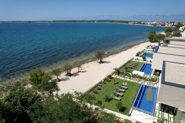 Luksuzna vila na ekskluzivni lokaciji ob plaži - Zaton!